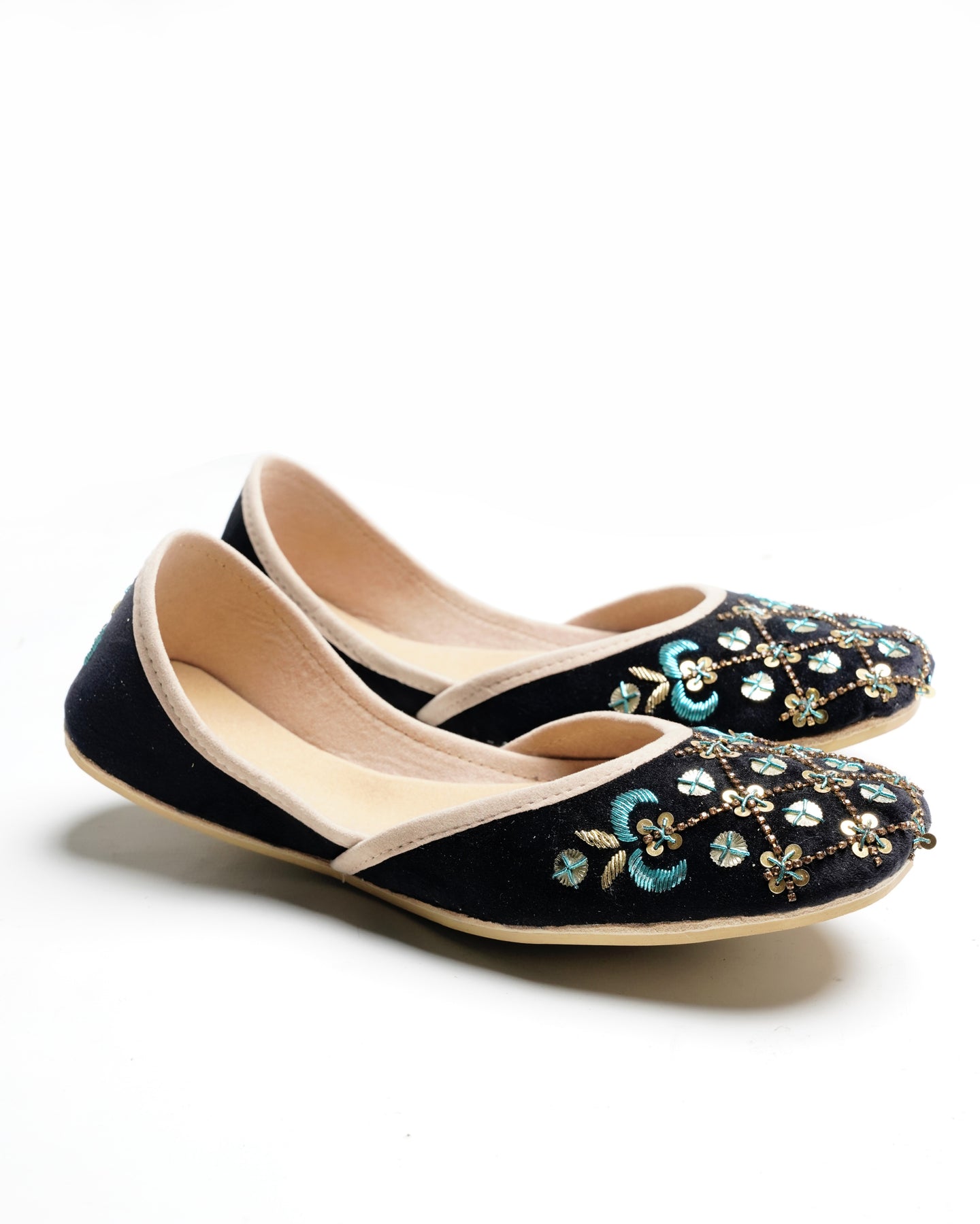 Didaar Khussa Shoes For Graceful Style MUBIMEX didaar-khussa-shoes-for-graceful-style-mubimex